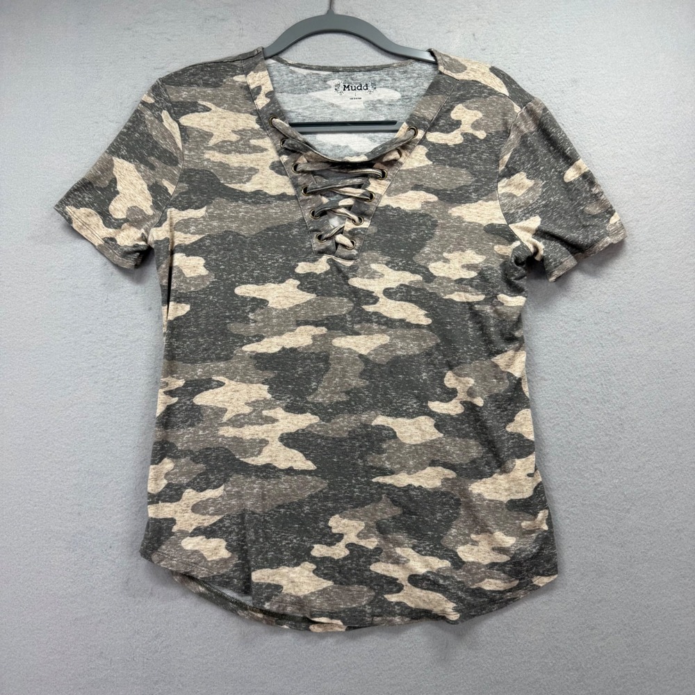 Mudd Camo Lace Up V-Neck Tee Womens Large Gray Camo Army Short Sleeve Y2K Top